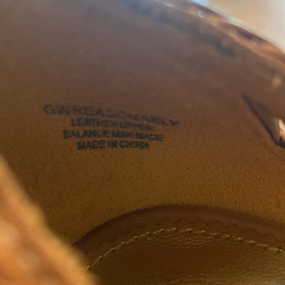 Guess Brown Leather Pumps. Size 7.5 - Picture 6 of 8